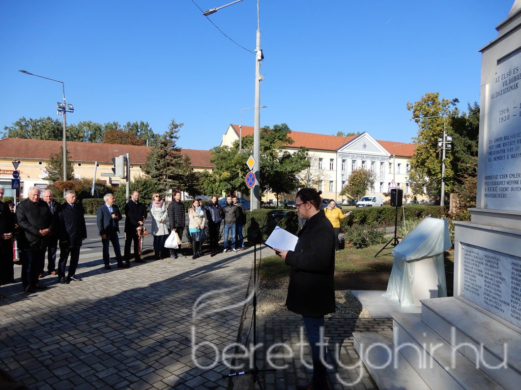 Emléktábla avatás 05